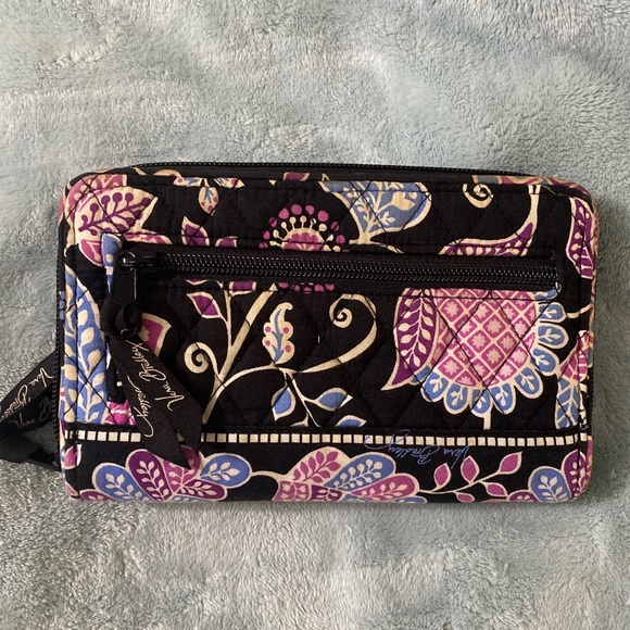 Vera Bradley wallet like new. Used one time excellent condition - Picture 4 of 4